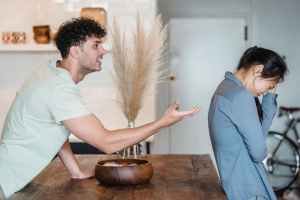 7 Signs That Your Relationship Is One-Sided And How To Fix It